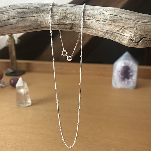 Kette Silber mit kleinen Kugeln zu Edelstein-Anhänger